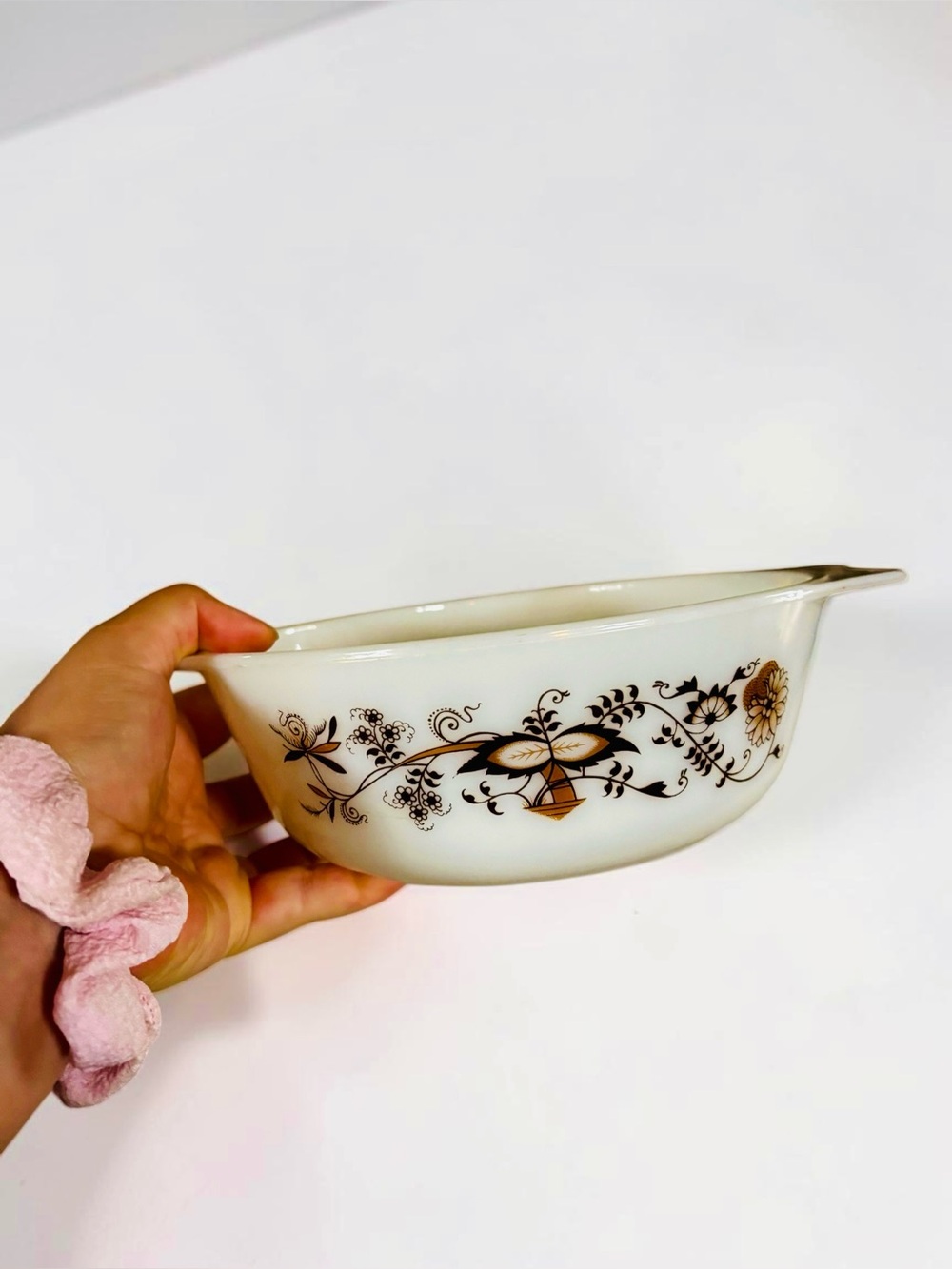 Vintage Pyrex Golden Honeysuckle 035 2.5 Qt Casserole Dish 1960s Flores